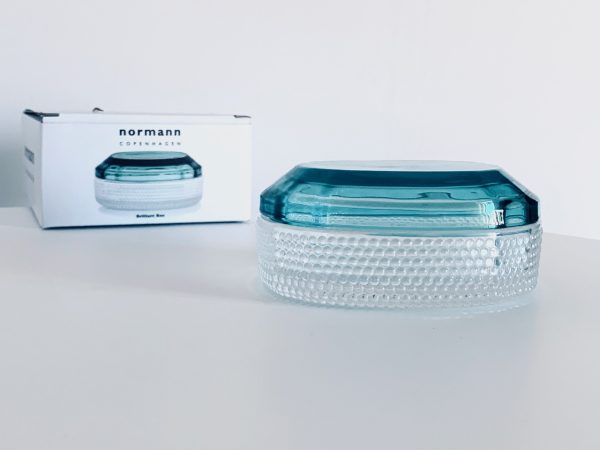 Afbeelding van de Normann Copenhagen Brilliant Box Turquoise die in deze advertentie wordt aangeboden.