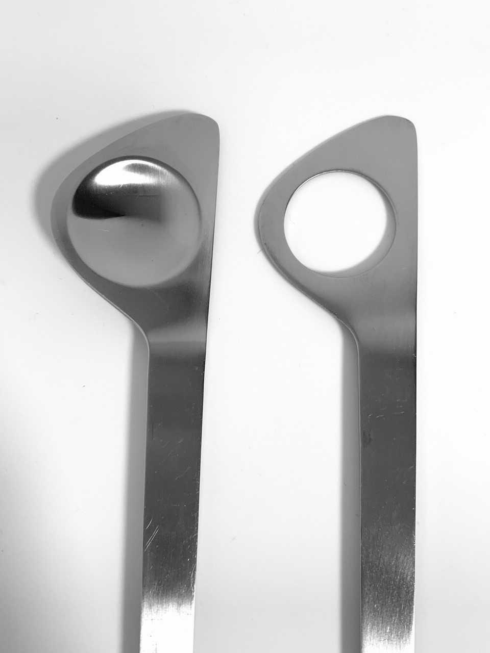 Afbeelding van de Stelton slabestek ontworpen door Arne Jacobsen die in deze advertentie wordt aangeboden.