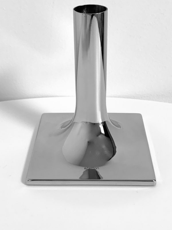 Image du bougeoir Stelton Classic Medium proposé dans cette publicité.