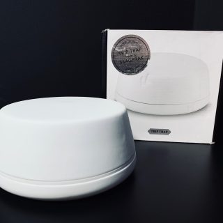 Abbildung des in dieser Anzeige angebotenen niedrigen Topfes Skagerak weiß 15 cm.