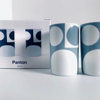 Abbildung der in dieser Anzeige angebotenen Verner Panton Menu Latte Tassen.