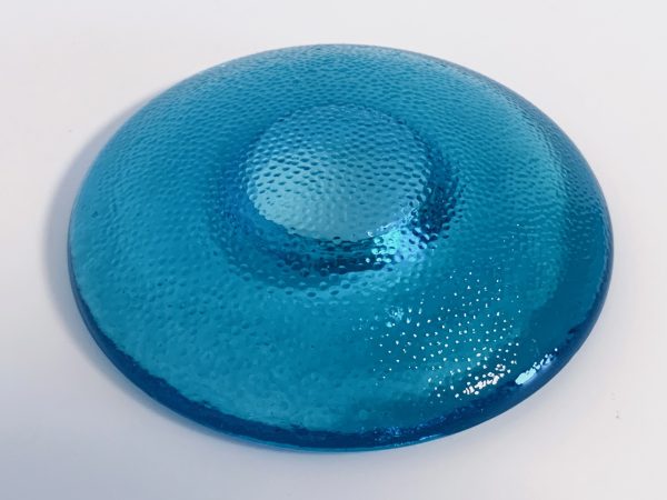 Afbeelding van de Iittala Nappi waxinelichthouder licht blauw die in deze advertentie wordt aangeboden.