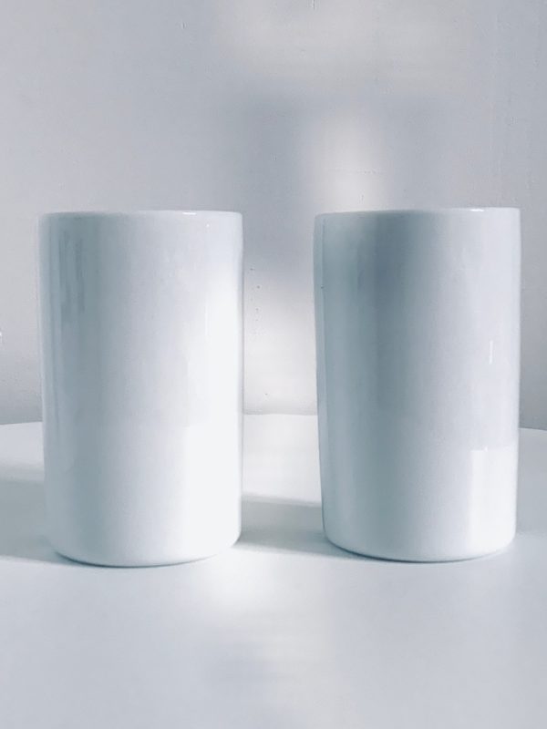 Afbeelding van de Verner Panton Menu Latte bekers die in deze advertentie wordt aangeboden.