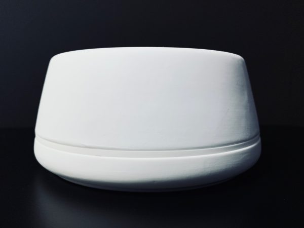 Afbeelding van de Skagerak lage pot wit 15 cm die in deze advertentie wordt aangeboden.