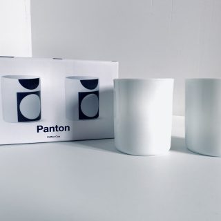 Image of the Verner Panton Menu coffee cups offered in this ad.