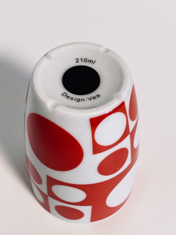 Afbeelding van de Verner Panton Menu beker rood 210 ml die in deze advertentie wordt aangeboden.