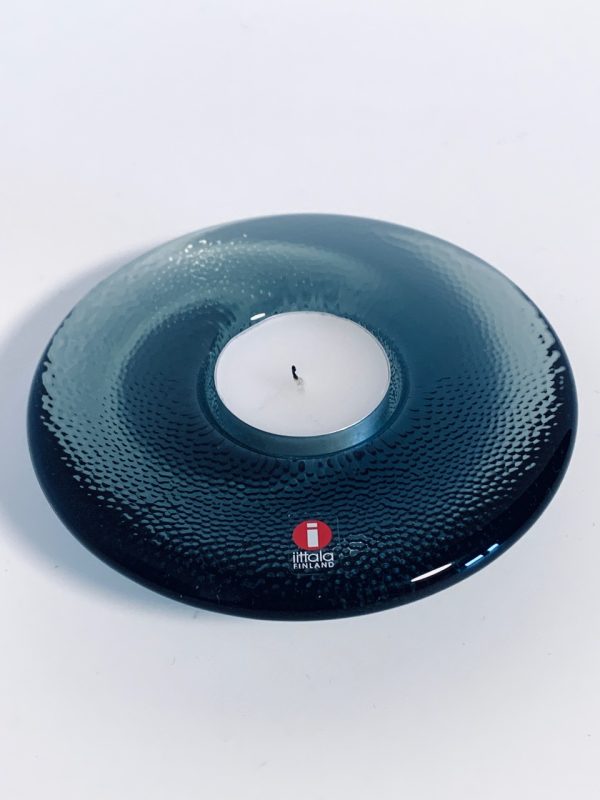 Image of the Iittala Nappi tea light holder gray offered in this advertisement.