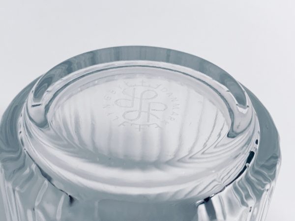Afbeelding van de Lyngby vaas glas 12 cm wit die in deze advertentie wordt aangeboden.