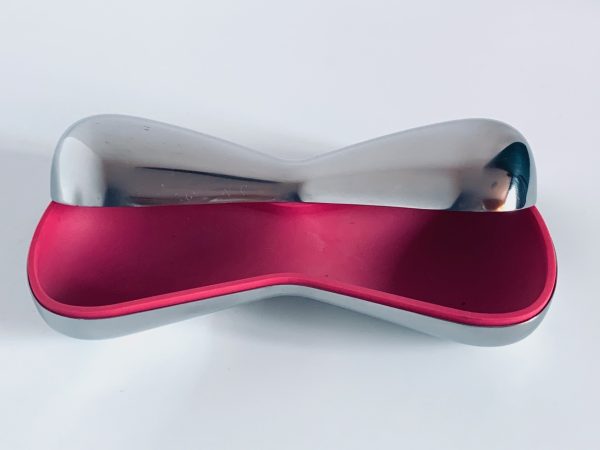 Afbeelding van de Georg Jensen Spinbox met roze inleg die in deze advertentie wordt aangeboden.