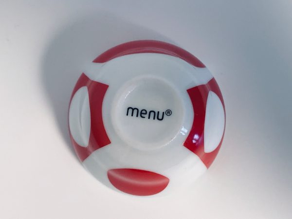 Afbeelding van de Verner Panton Menu eierdopje rood die in deze advertentie wordt aangeboden.