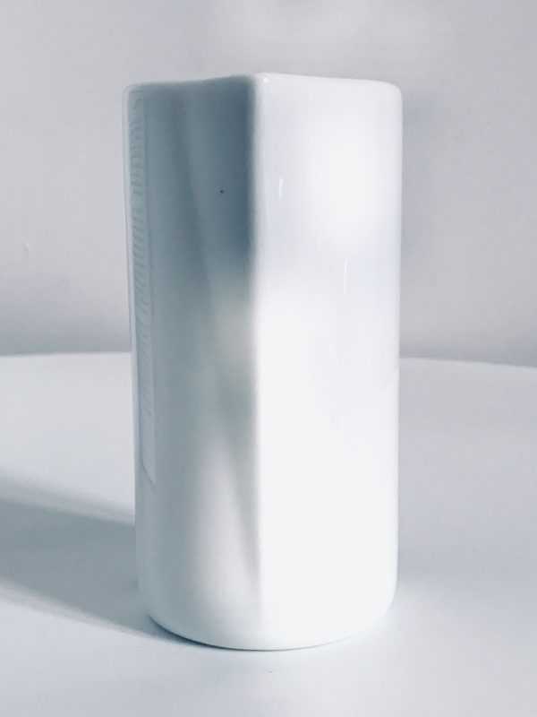 Afbeelding van de Verner Panton Menu melkkan die in deze advertentie wordt aangeboden.