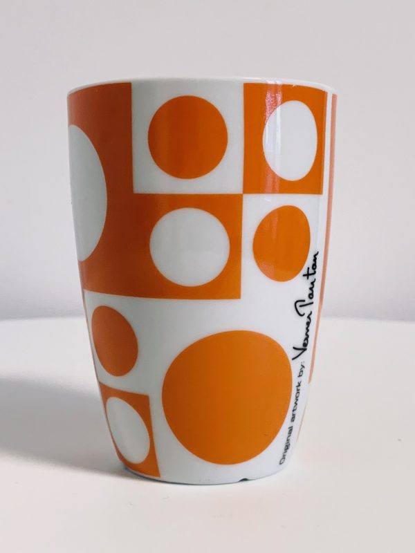 Afbeelding van de Verner Panton Menu beker oranje wit 210 ml die in deze advertentie wordt aangeboden.