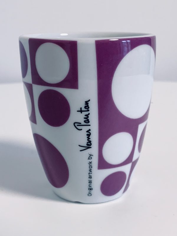 Afbeelding van de Verner Panton Menu koffiebeker paars wit 80 ml die in deze advertentie wordt aangeboden.
