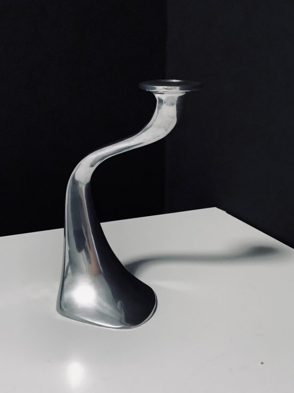 Bild des Kerzenhalters von Xavier Lust Turner Kerzenhalter für Driade Kosmo, den wir in dieser Anzeige anbieten.