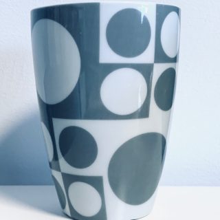 Picture of the Verner Panton Menu cup gray white 210 ml offered in this advertisement.