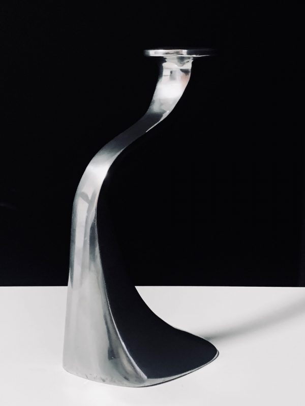 Bild des Kerzenhalters von Xavier Lust Turner Kerzenhalter für Driade Kosmo, den wir in dieser Anzeige anbieten.