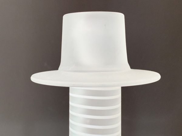 Abbildung des in dieser Anzeige angebotenen Iittala Oiva Tiokka Primo Kerzenhalters.