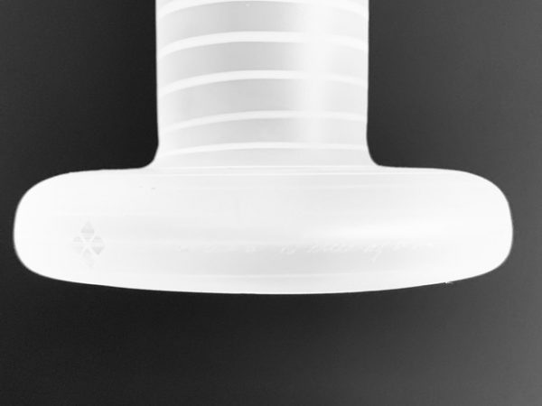 Abbildung des in dieser Anzeige angebotenen Iittala Oiva Tiokka Primo Kerzenhalters.