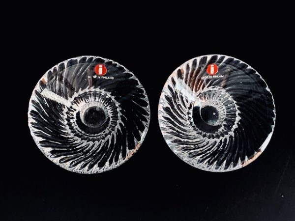 Image du lot de 2 bougeoirs Iittala Poppa proposé dans cette annonce.
