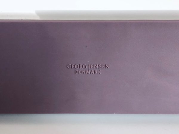 Afbeelding van de Georg Jensen Sakura vaas ontworpen door Hiromichi Konno die in deze advertentie wordt aangeboden.