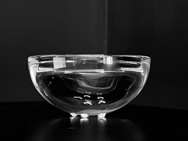 Afbeelding van de Iittala Ballo Votive waxinelichthouder transparant die in deze advertentie wordt aangeboden.