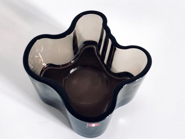 Afbeelding van de Iittala Alvar Aalto waxinelichthouder sand die in deze advertentie wordt aangeboden.