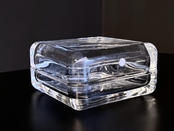 Abbildung der in dieser Anzeige angebotenen Iittala Vitriini Schmuckschatulle in der Farbe transparent mit den Maßen 10,8 cm.