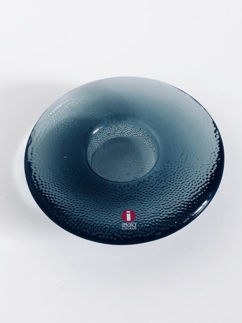 Image of the Iittala Nappi tea light holder gray offered in this advertisement.