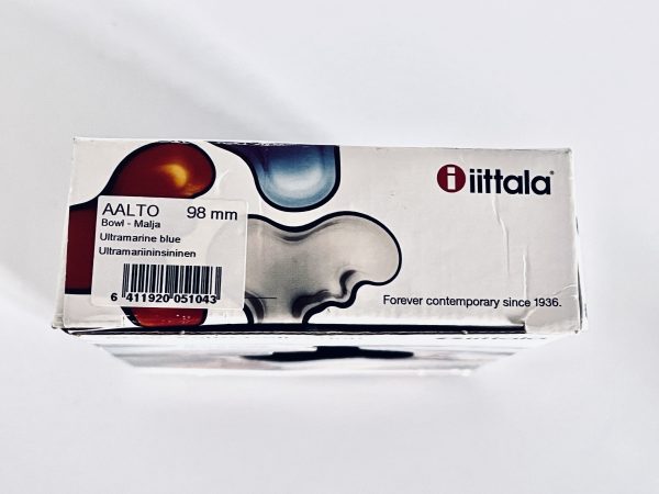 Abbildung der iittala Aalto Schale 98 mm Ultramarinblau, die in dieser Anzeige angeboten wird.