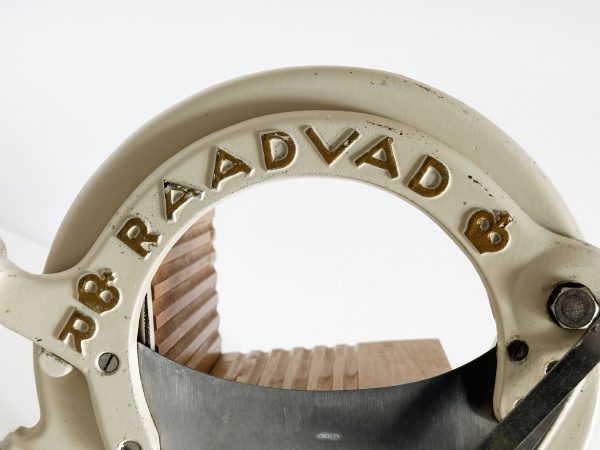 Raadvad broodsnijder beige met gouden letters