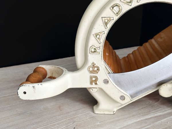 Raadvad broodsnijder beige met gouden letters