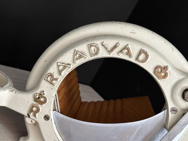 Raadvad broodsnijder beige met gouden letters