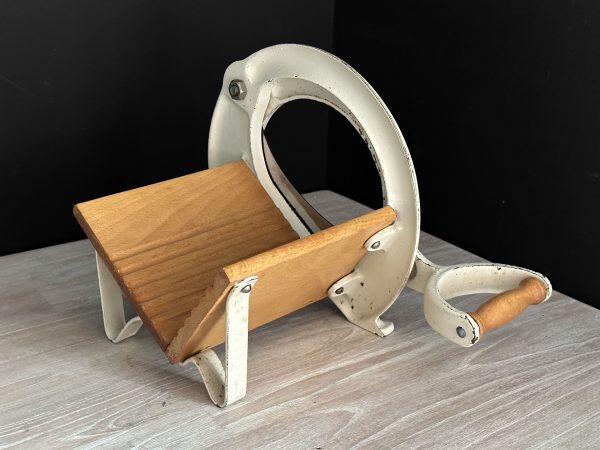Raadvad broodsnijder beige met gouden letters