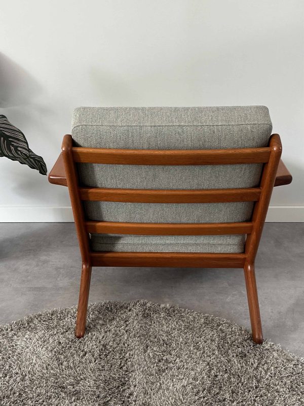 Vintage Getama GE290 stoel door Hans J. Wegner
